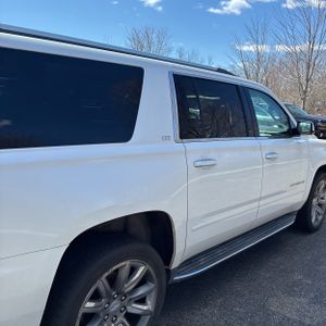 CHEVROLET SUBURBAN - 7