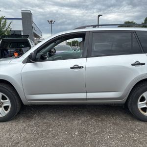 2011 Toyota RAV4 BASE — фото 4