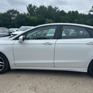 FORD FUSION SE - 3