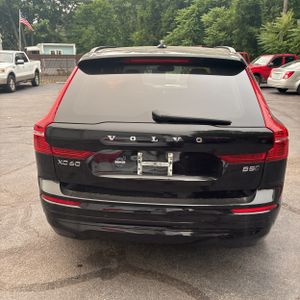 2023 Volvo XC60 B5 CORE photo 7