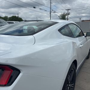 FORD MUSTANG ECOBOOST - 9