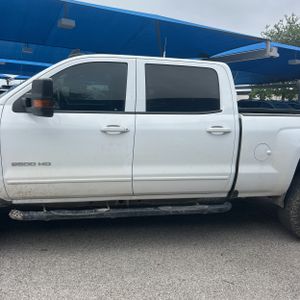 CHEVROLET SILVERADO - 4