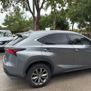 LEXUS NX 300 F SPORT - 9