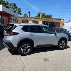 NISSAN ROGUE SV - 10