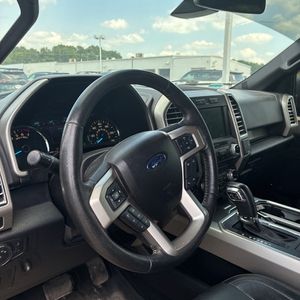 2016 FORD F-150 LARIAT thumbnail 37