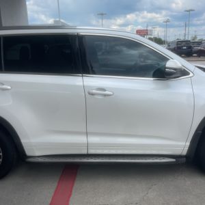 صورة 11 لـ 2016 Toyota HIGHLANDER XLE
