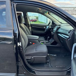 صورة مصغرة 32 لـ 2011 KIA SORENTO LX