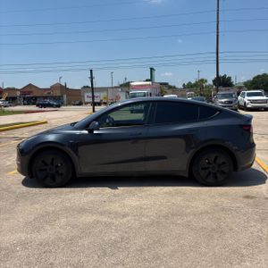 TESLA MODEL Y LONG RANGE - 3