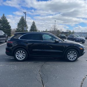 PORSCHE CAYENNE BASE - 10