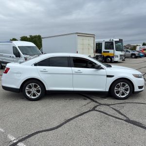 FORD TAURUS SE - 10