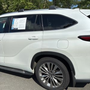 صورة 6 لـ 2024 Toyota HIGHLANDER PLATINUM