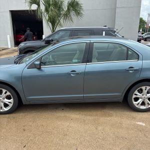 FORD FUSION SE - 4