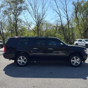 CHEVROLET SUBURBAN LS - 10