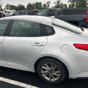 2020 KIA OPTIMA LX 照片 6