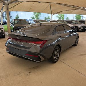 HYUNDAI ELANTRA SEL SPORT - 8