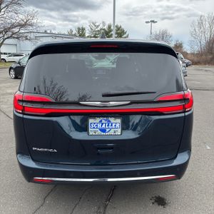 Chrysler Pacifica Touring L - 7