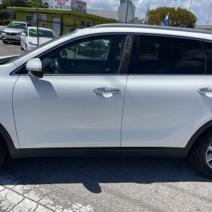 KIA SORENTO LX V6 - 4