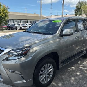 2021 Lexus GX 460 BASE photo 2