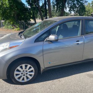 NISSAN LEAF S - 2