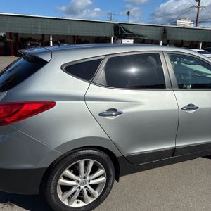 HYUNDAI TUCSON LIMITED - 8