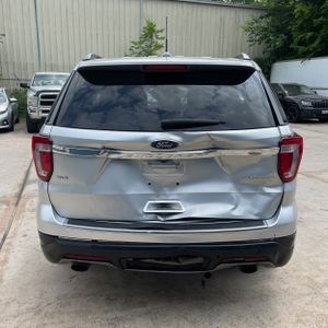 FORD EXPLORER XLT - 7