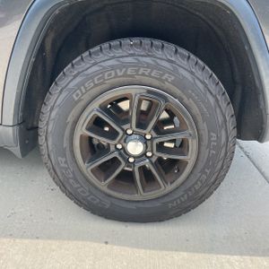 2019 JEEP GRAND CHEROKEE LAREDO E thumbnail 18
