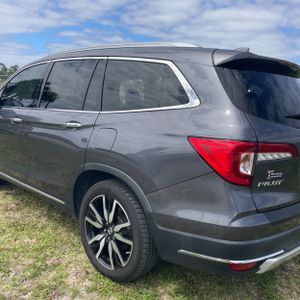 HONDA PILOT TOURING W/REAR CAPTAIN'S CHAIRS - 6