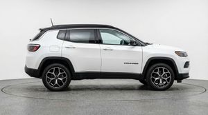 صورة 8 لـ 2025 JEEP COMPASS LIMITED