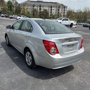 CHEVROLET SONIC LS AUTO - 4