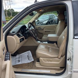 2010 Cadillac ESCALADE BASE — миниатюра 32