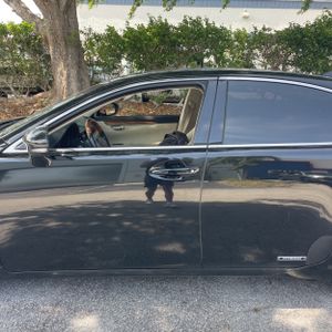 صورة 4 لـ 2014 Lexus ES 300H BASE