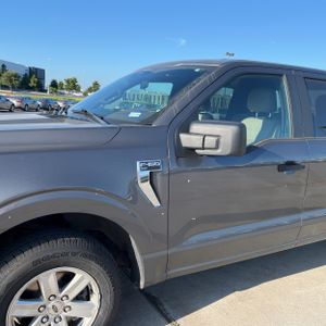 2023 FORD F-150 XLT photo 2