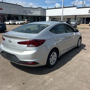صورة 8 لـ 2019 Hyundai ELANTRA SE