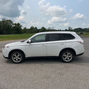 2015 Mitsubishi OUTLANDER SE — фото 3