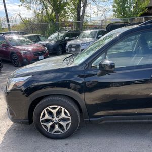 SUBARU FORESTER PREMIUM - 2