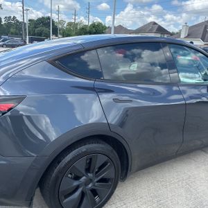 TESLA MODEL Y LONG RANGE - 9
