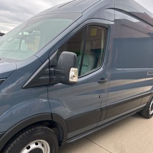 FORD TRANSIT 250 - 2