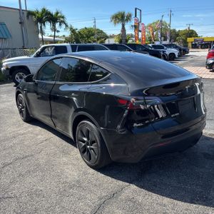 TESLA MODEL Y LONG RANGE - 5