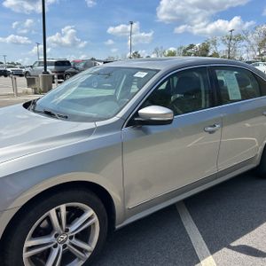 VOLKSWAGEN PASSAT 2.0L TDI SEL PREMIUM - 2