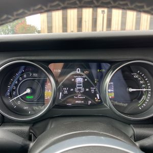 2023 JEEP WRANGLER 4XE SAHARA 4X4 thumbnail 39