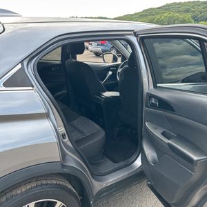صورة 35 لـ 2019 Mitsubishi ECLIPSE CROSS SE