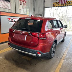 MITSUBISHI OUTLANDER SE - 8