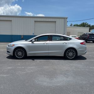 FORD FUSION SE - 3