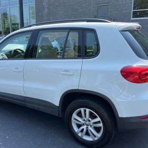 2016 Volkswagen TIGUAN 2.0T SEL 4MOTION — фото 6