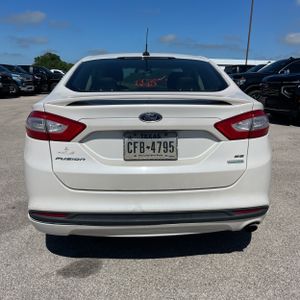 FORD FUSION SE - 7