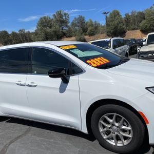 2025 Chrysler PACIFICA SELECT 缩略图 13