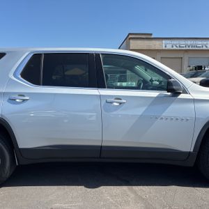 2021 Chevrolet TRAVERSE LS — миниатюра 11