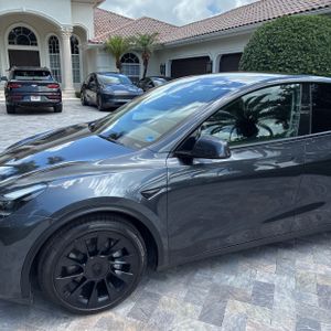 TESLA MODEL Y LONG RANGE - 2