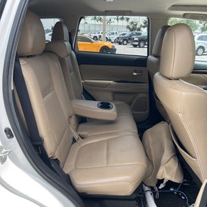 2015 Mitsubishi OUTLANDER SE thumbnail 34