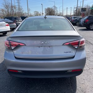 HYUNDAI SONATA HYBRID SE - 7